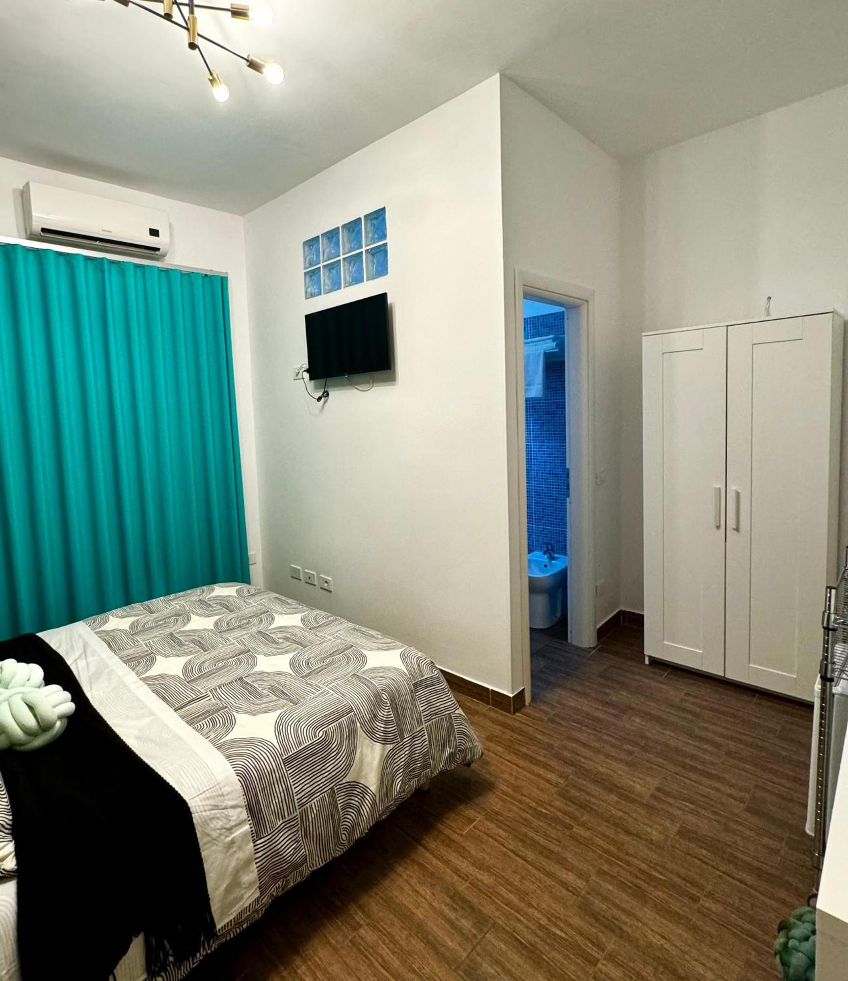 Enotria Bnb Bed & Breakfast Reggio di Calabria Bagian luar foto