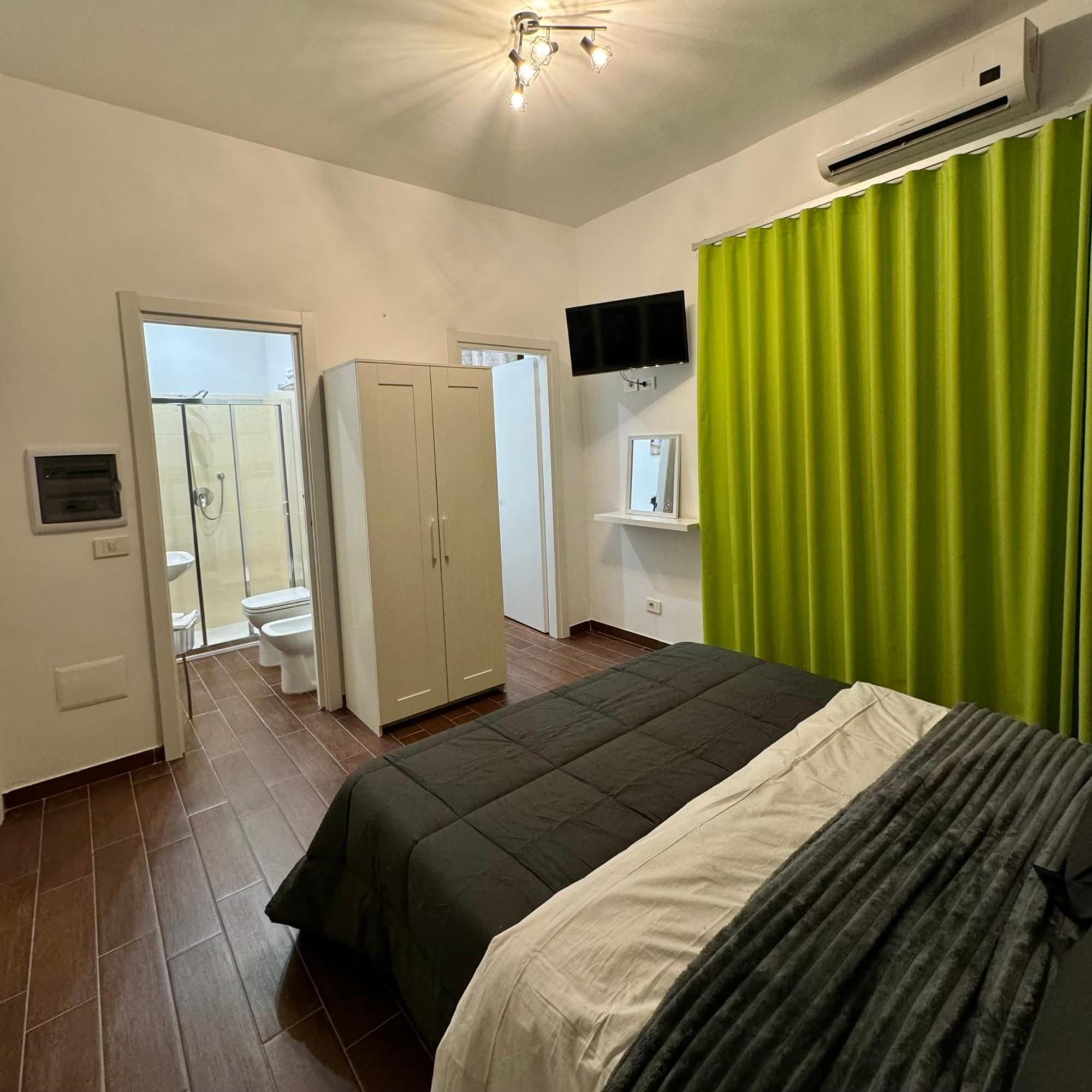 Enotria Bnb Bed & Breakfast Reggio di Calabria Bagian luar foto